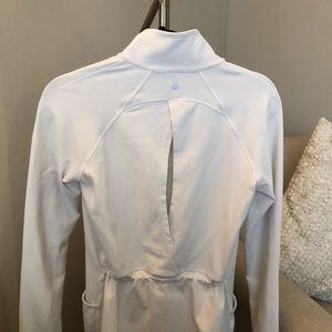 WHITE LULULEMON DEFINE JACKET